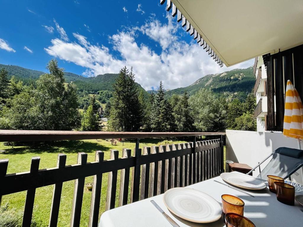 Studio Cabine Rénové avec Balcon et Parking Près des Pistes – La Salle-les-Alpes - 1
