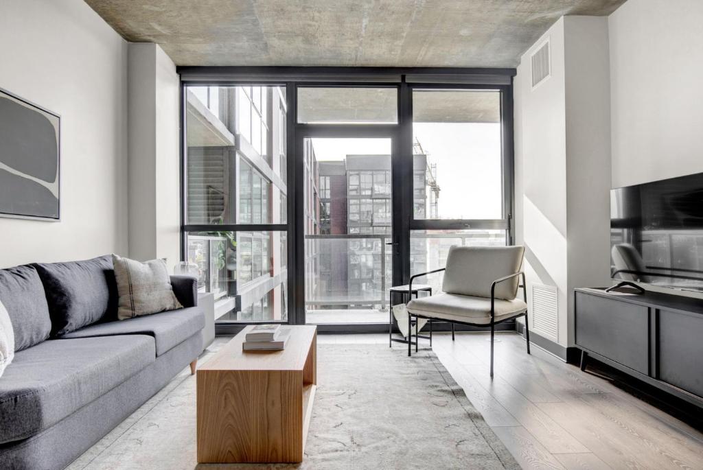 W Loop 1BR w Gym Pool Lounge 2 blocks from L CHI-486, Chicago