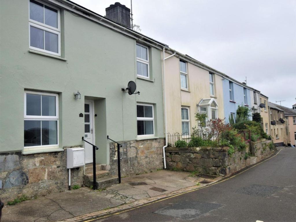 Bells Cottage - Explore Cornwall by rail, St Austell