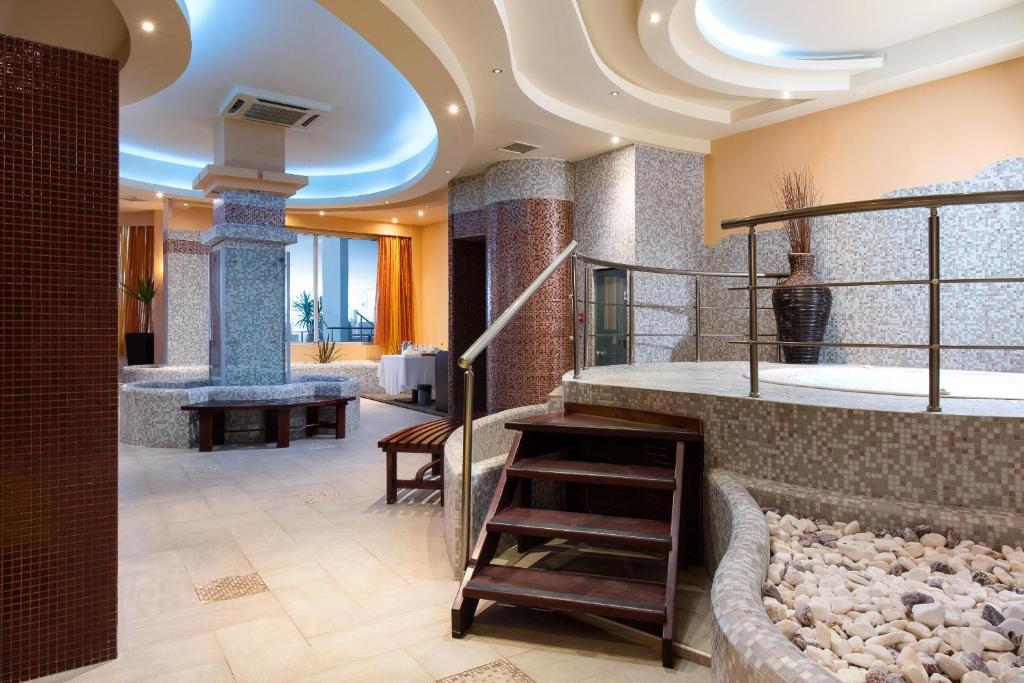 フロント・ロビー