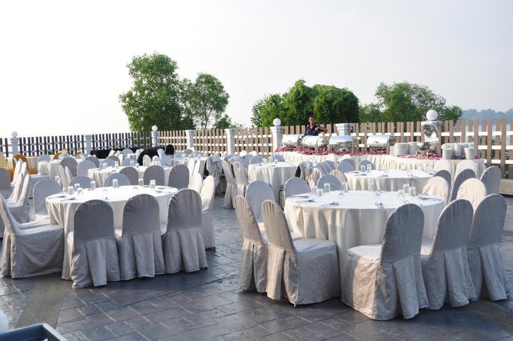 Banquet hall
