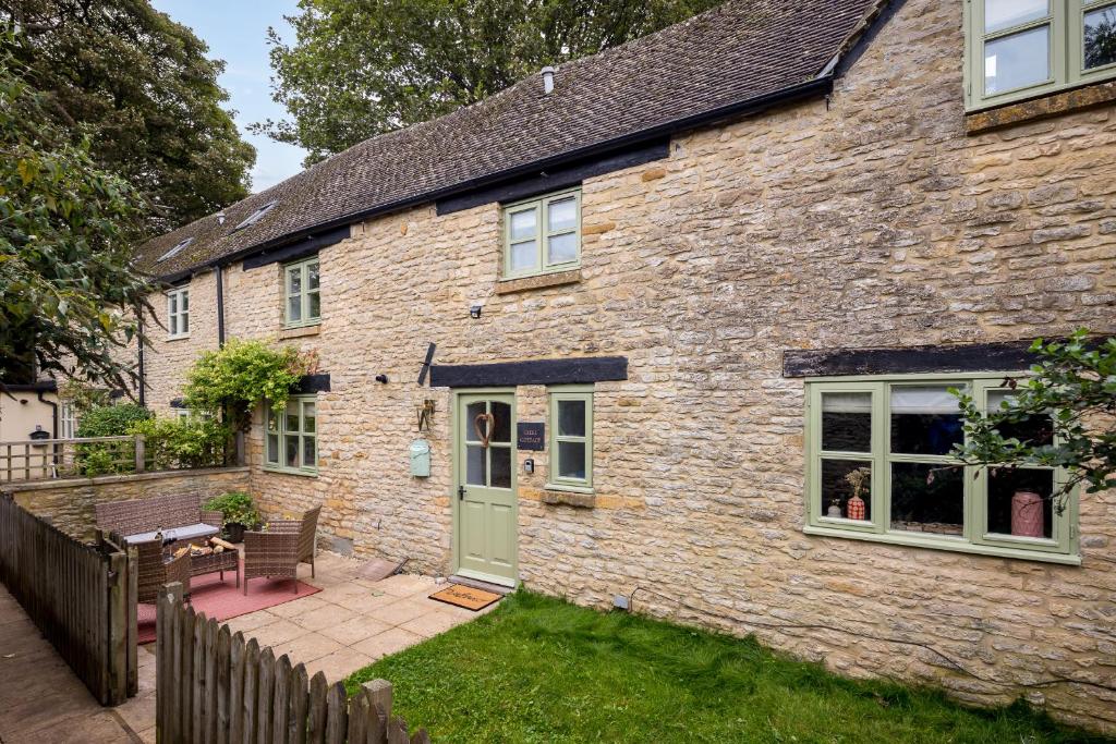 Stow on the Wold Scandi Chic Authentic Cottage photo 7