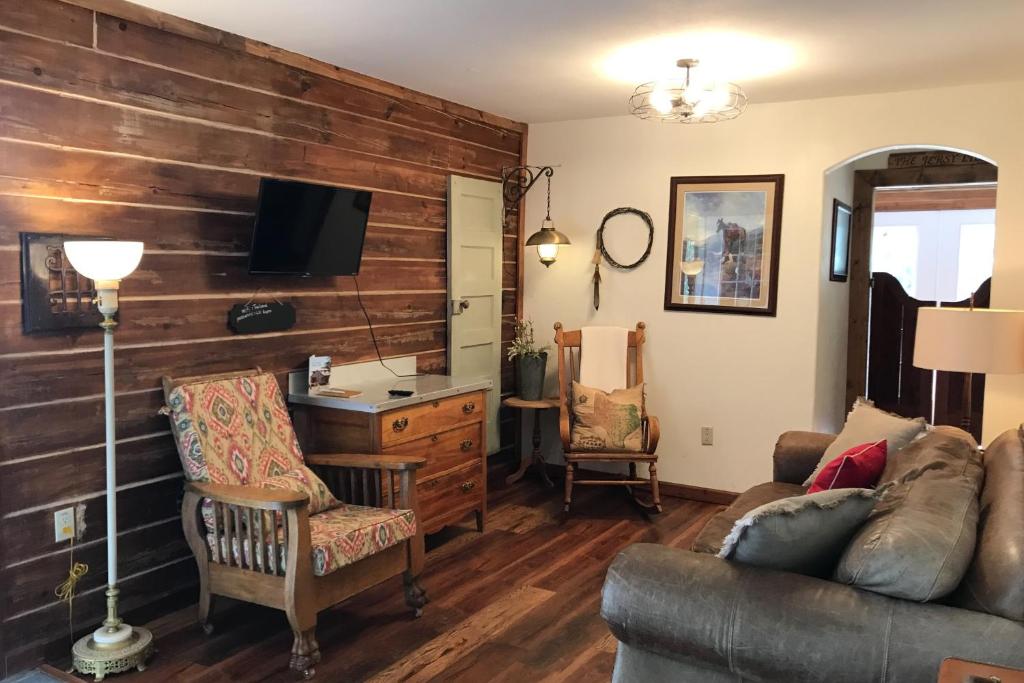 Trail's End, South Fork