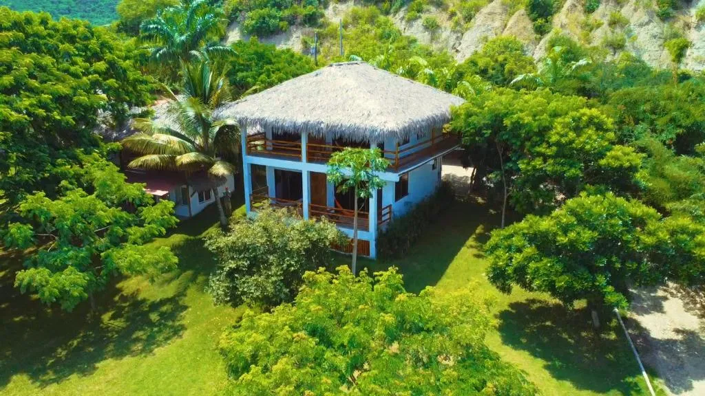 Hosteria Guachapeli，位于Las Tunas的酒店