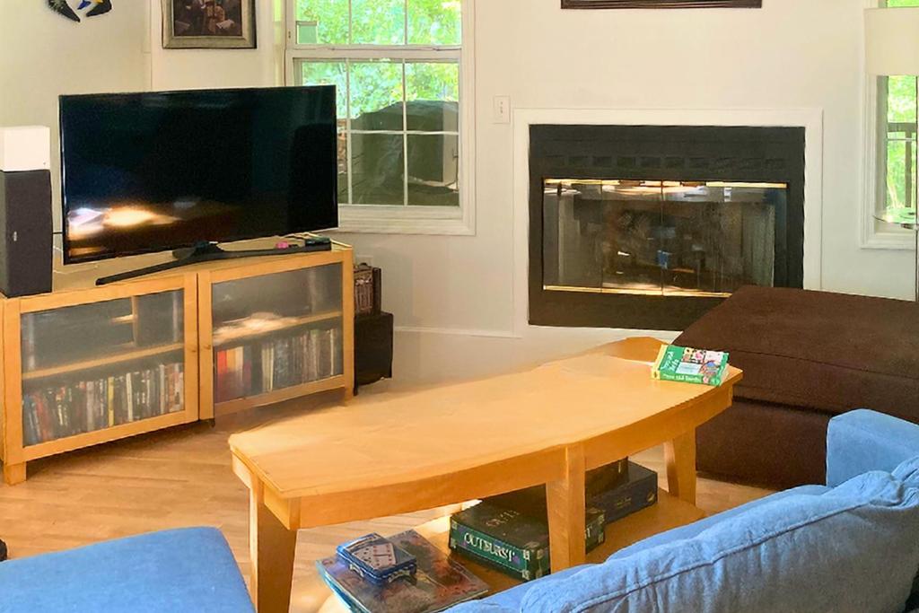 Relax at Saddleback, Mill Spring