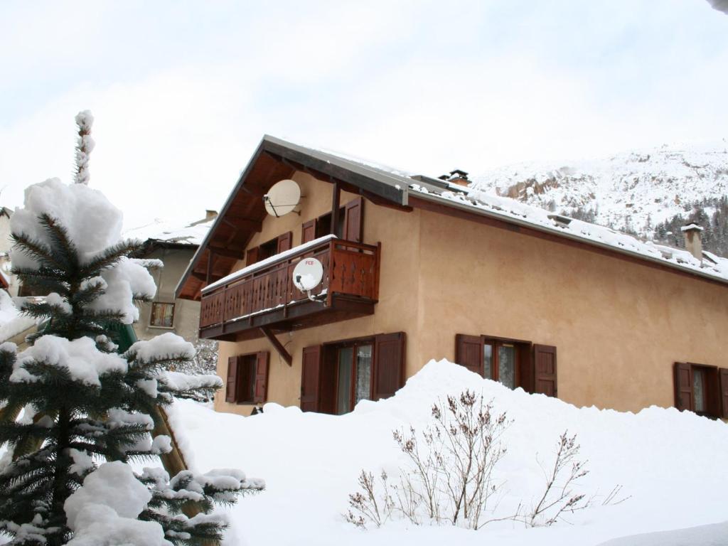 Chalet spacieux 8 pers, 3 chambres, cheminée, Wi-Fi, BBQ - FR-1-762-1, Le Monêtier-les-Bains