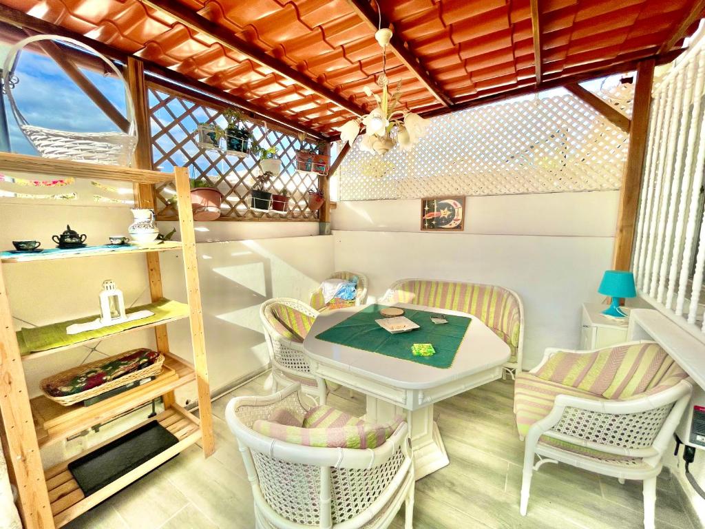Cozy Bungalow - 1