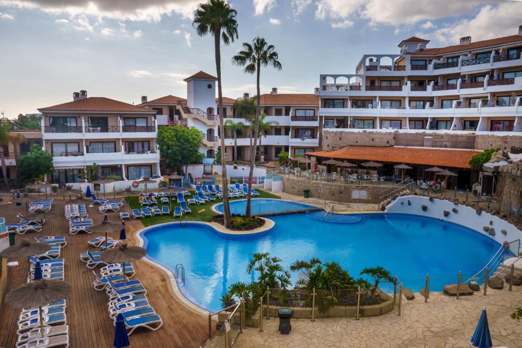 FOREST FLAT - big heated pool, terrace, tv channels, golf courses, San Miguel de Abona