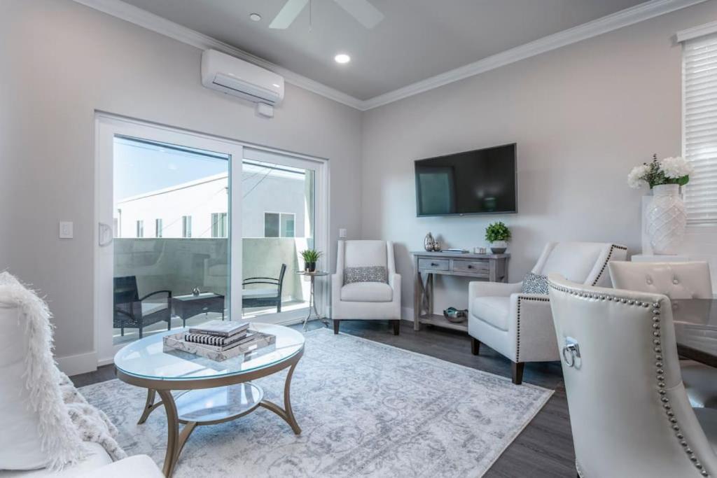 4048 Stylish condo in Hillcrest Mission Hills, San Diego