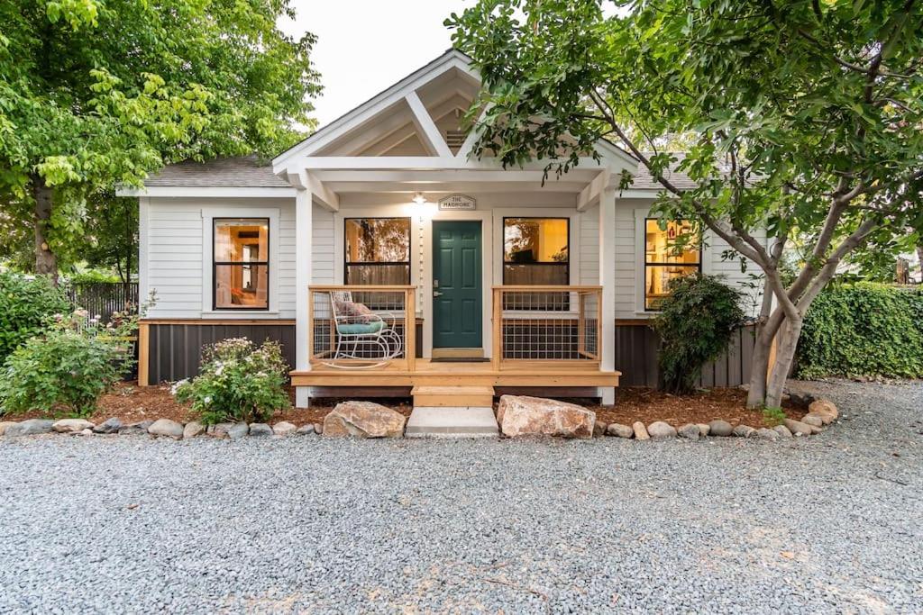 Creektown Cottages/The Madrone