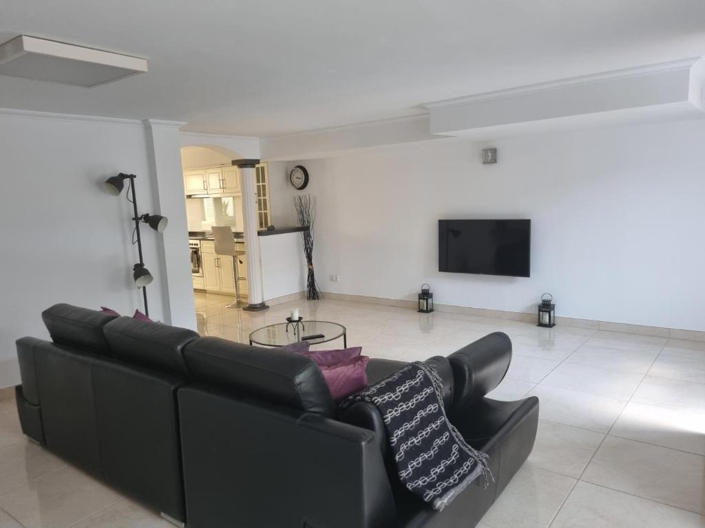 Spacious modern apartment in peacefull Las Coloradas, close to Papagayo Beaches, Playa Blanca
