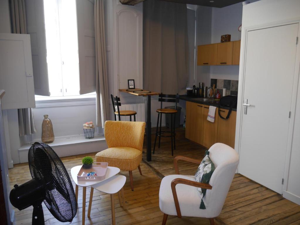 L'HORLOGE Studio au cœur de Rennes ! - 3
