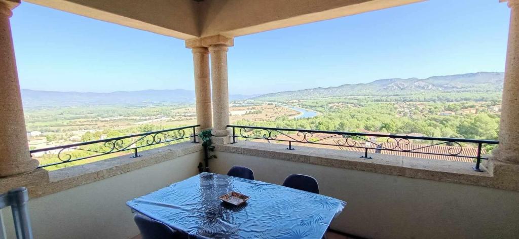 Appartement vue panoramique au domaine et golf de pont royal - 3