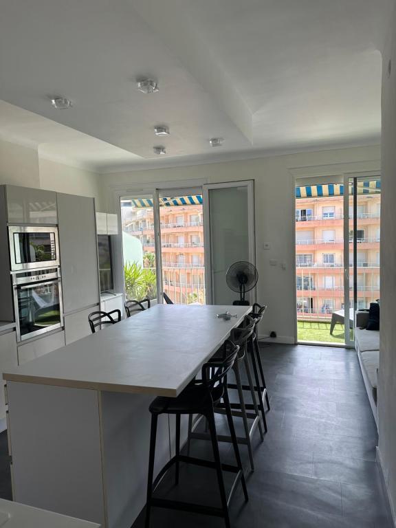 MAGNIFIQUE VUE MER F2 45 m2 climatisé avec balcon - 5