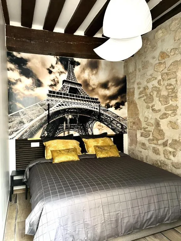 MARAIS Appartement 2 Chambres 2 Salles de bain - SPA JACUZZI !, hotel in Paris