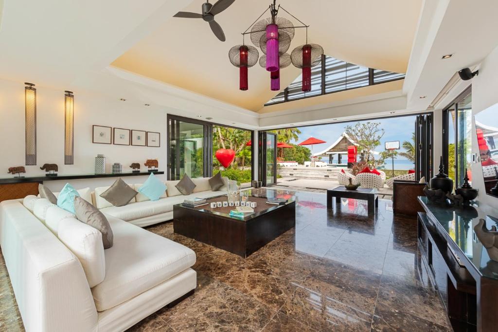 Beachfront Villa Baan Paradise