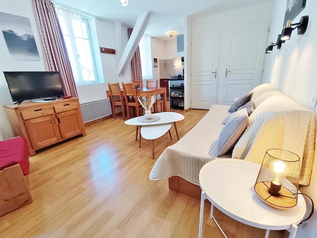Le Venasque, T2, centre Luchon, wifi, casier à ski, ascenseur, 4 personnes - 4