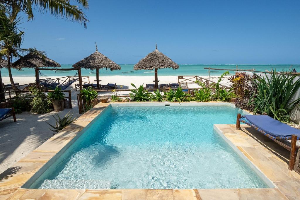 Beachfront Villa Thamani with Private Pool and Beach ZanzibarHouses, Pwani Mchangani