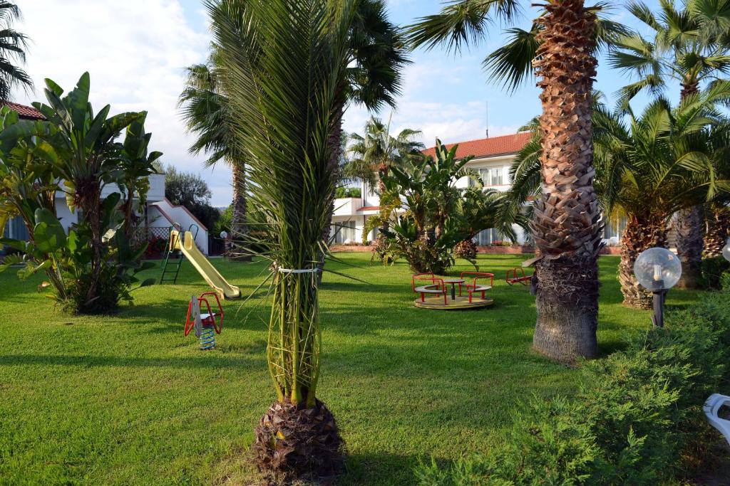 King's House Hotel Resort - 3