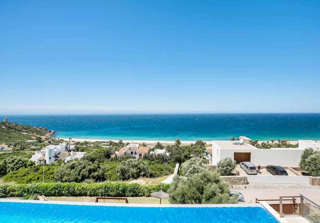 LUJOSA VILLA PISCINA 25 METROS SUIT 60m2 SPA SAUNA - 2