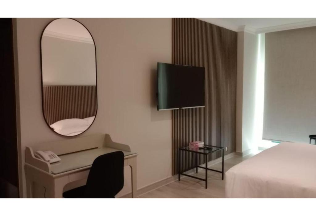 Shared lounge/TV area