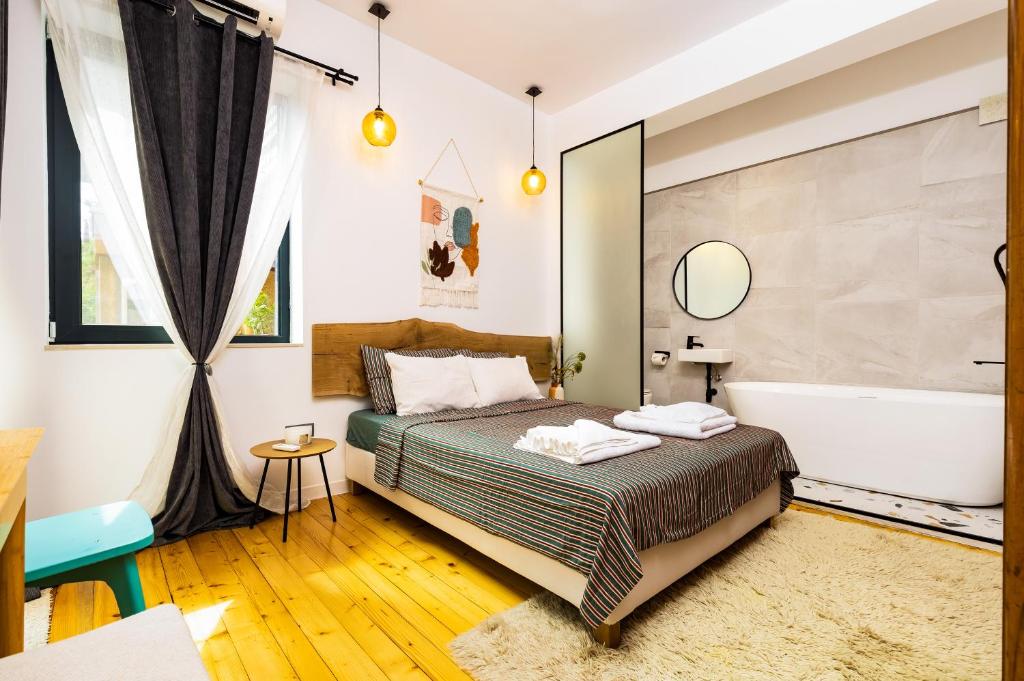 Chic and Charming 2BD Flat in the Heart of Plovdiv by Flat Mаnager, Plovdiv