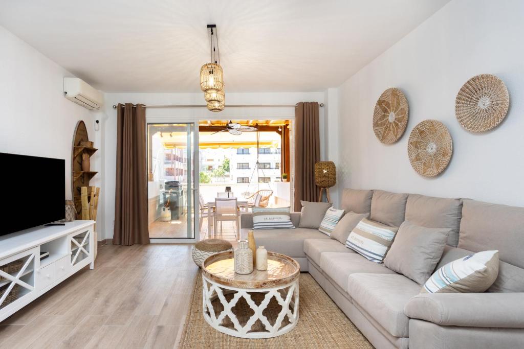 Design house 150m from Las Vistas Beach - 2