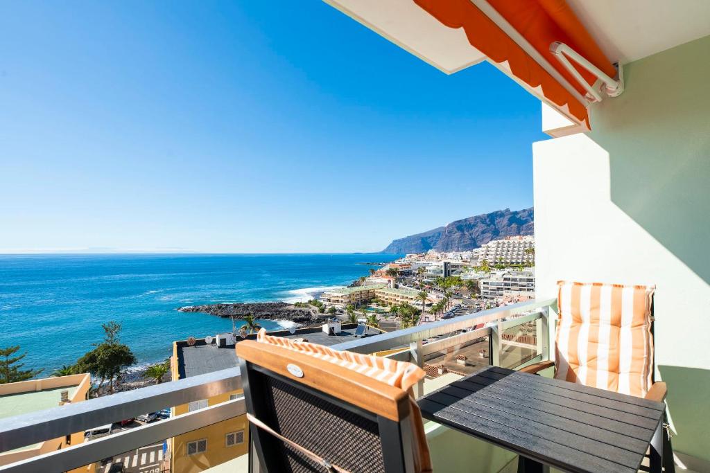 Modern cozy ocean view apartment near the beach with swimming pool in complex - 3