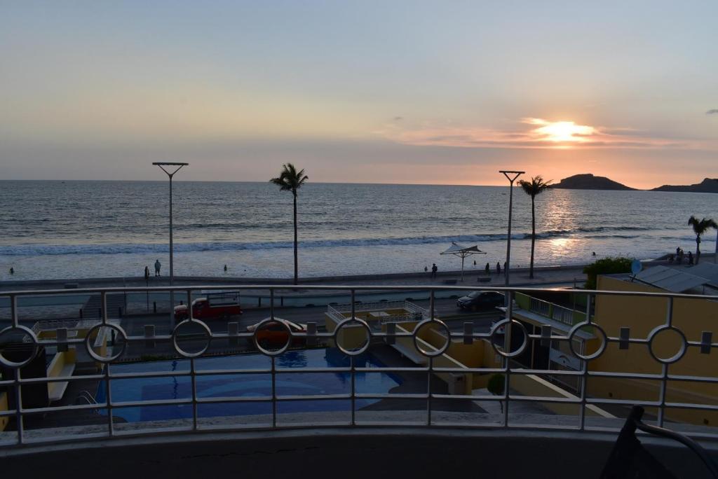 Departamento en Torre Miramar, Malecón de Mazatlán - 1