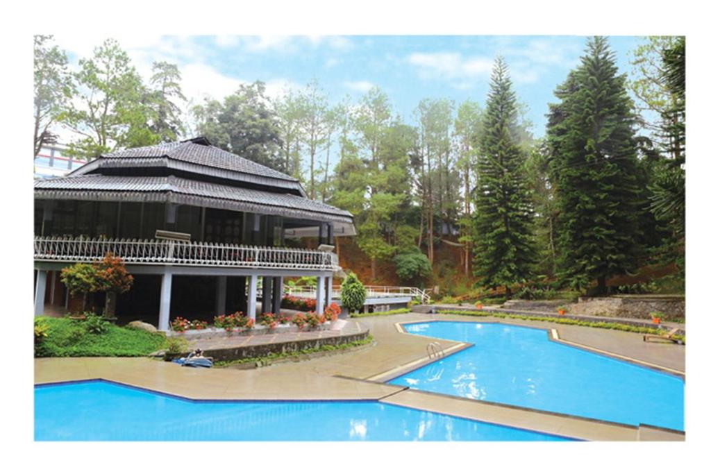 Swimming pool, Rudang Hotel & Resort Berastagi in Berastagi