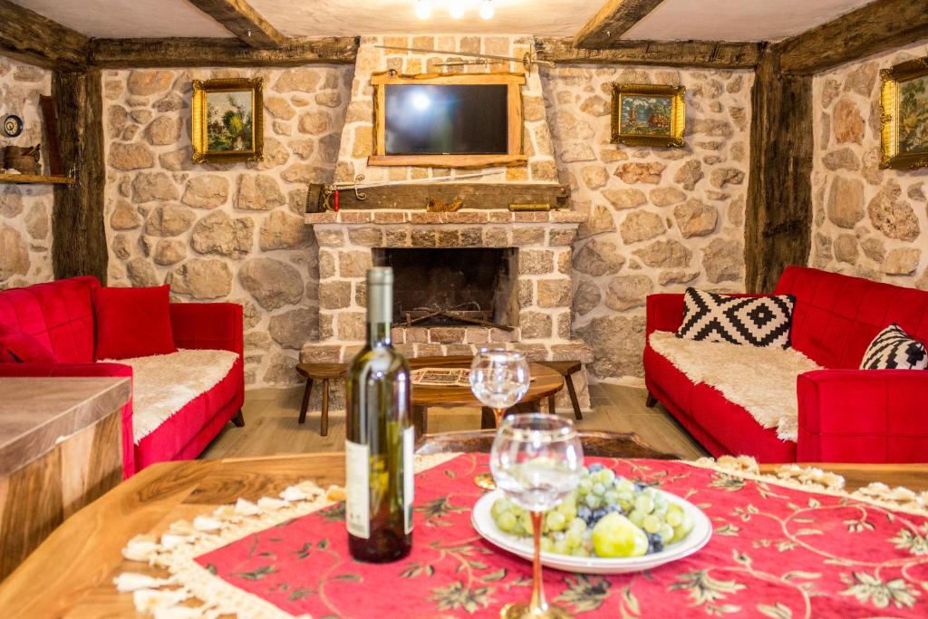 Old stone house with swimming pool Etno House Perazic - 2