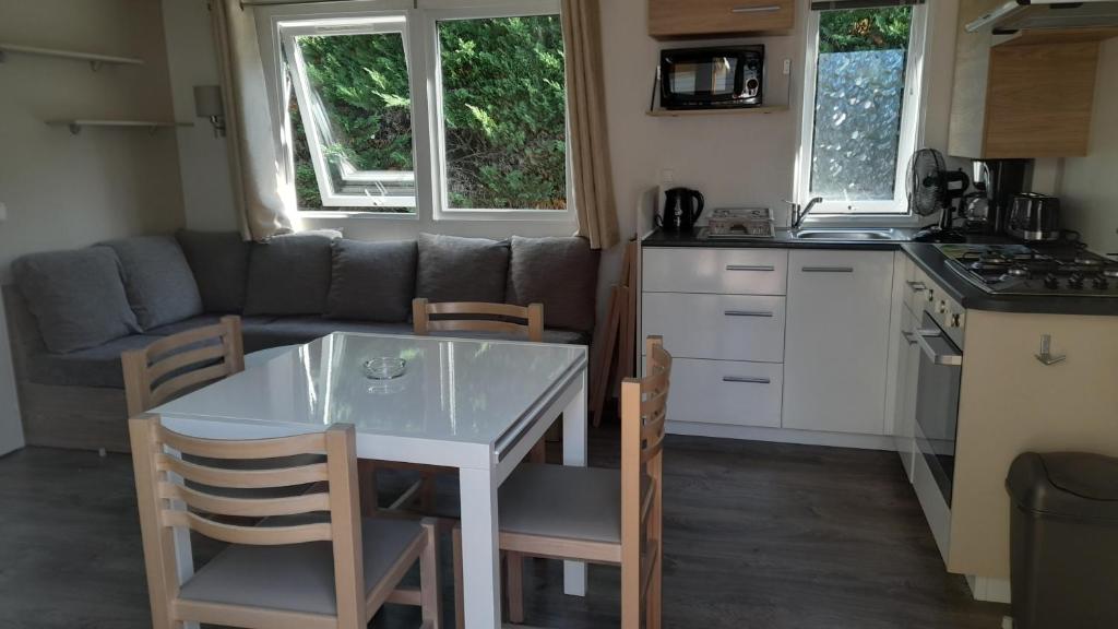 MOBILHOME EN BORD DE MER sur camping 4 étoiles - 1