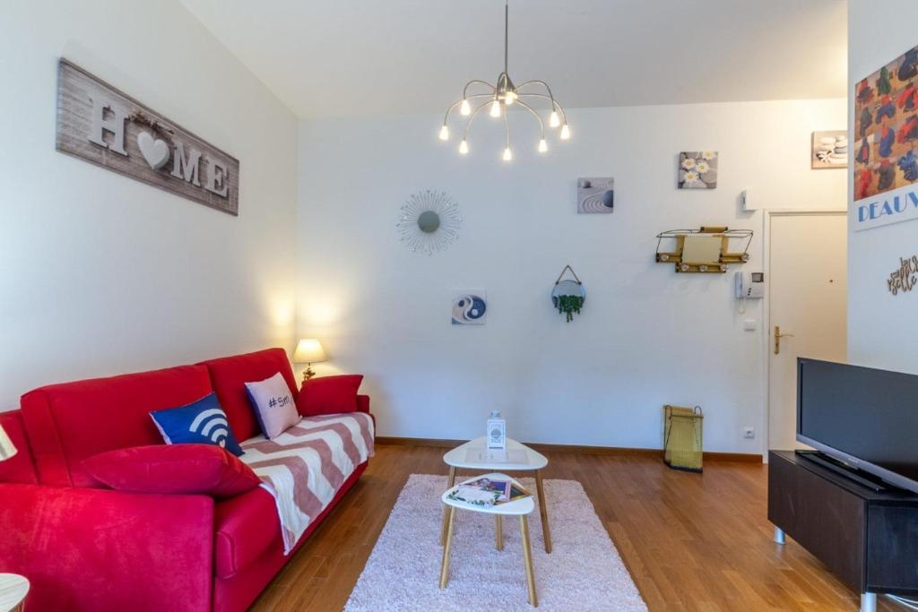 Warm studio 100m from Place Morny and Port - 3
