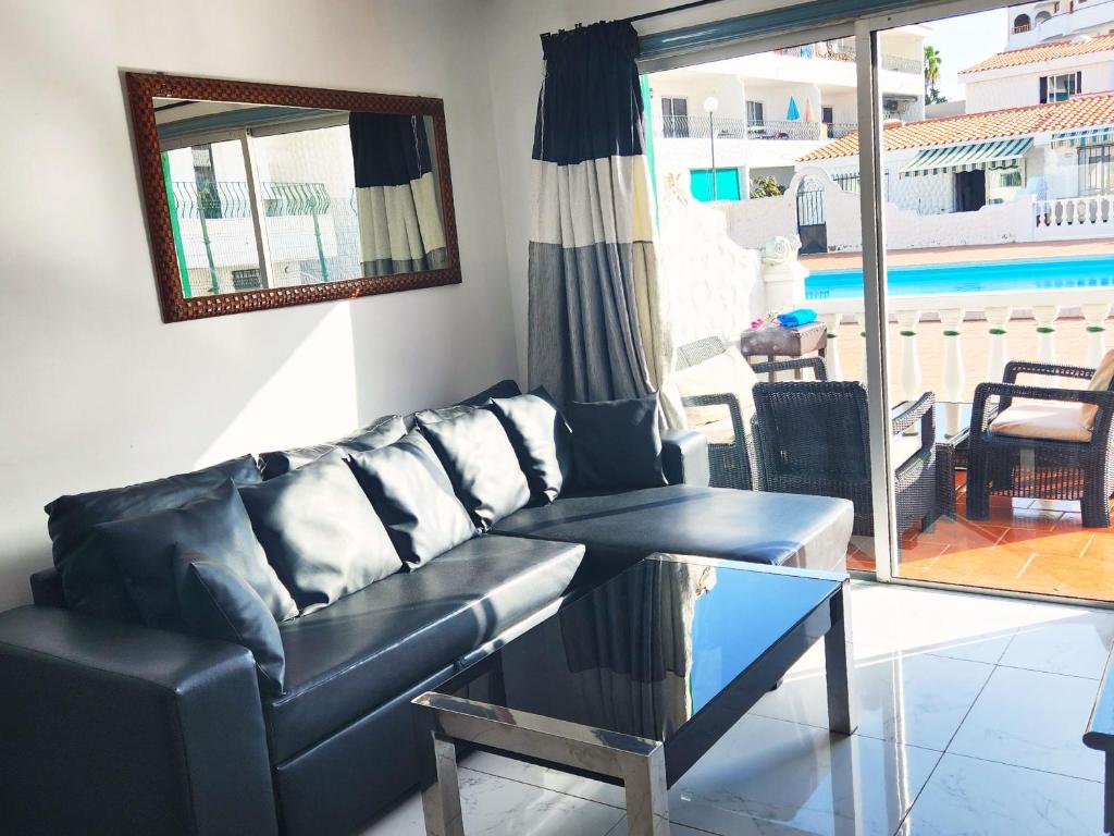 3 bedroom pool front bungalow in Costa Adeje - 2