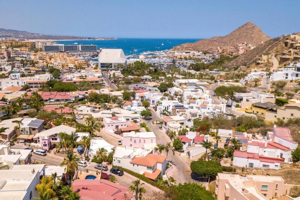 Villa Cola de Ballena in Exclusive El Pedregal at Cabo's Downtown - 2