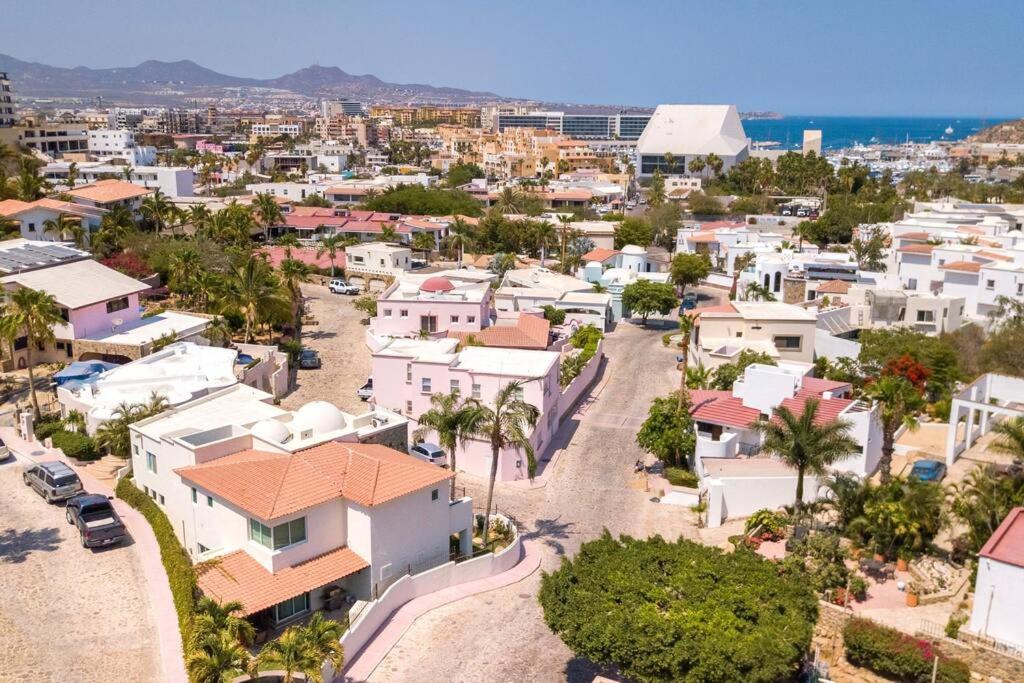 Villa Cola de Ballena in Exclusive El Pedregal at Cabo's Downtown - 4