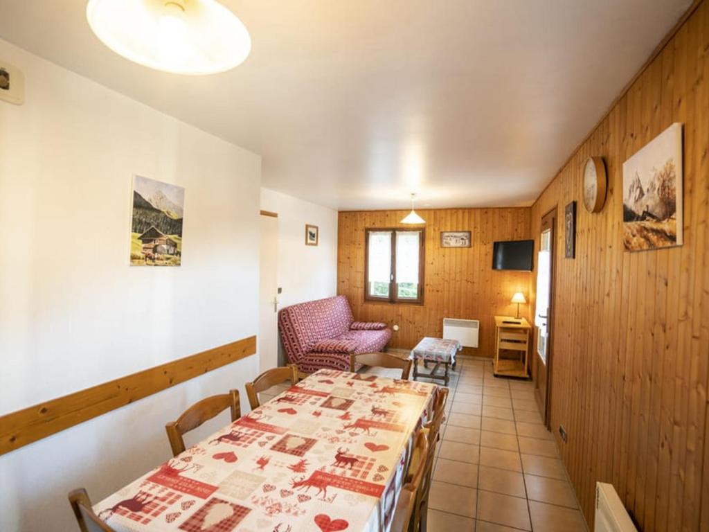 Chalet à Châtel : 3 pièces, 6 personnes, animaux admis - FR-1-676-24 - 2