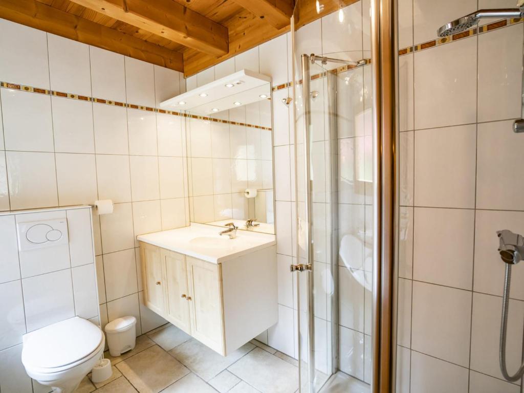 Chalet spacieux à Châtel, 8 chambres, jacuzzi, proche pistes - FR-1-676-26 - 2