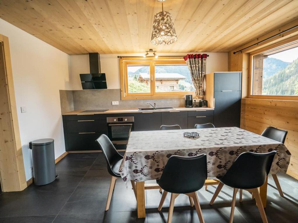 Charmant chalet 3 pièces pour 6 pers avec terrasse à Châtel, proche centre et télécabine. - FR-1-676-14 - 2