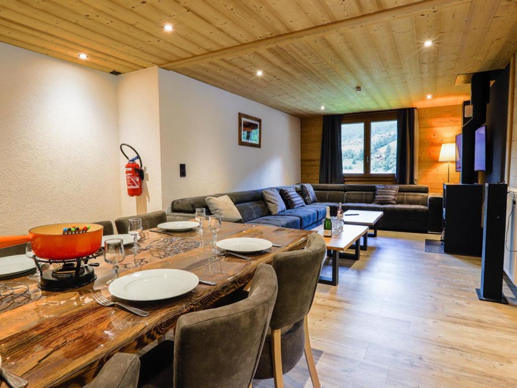 Grand chalet 7 pièces, 15 pers, sauna, jacuzzi à Châtel - FR-1-676-38 - 2