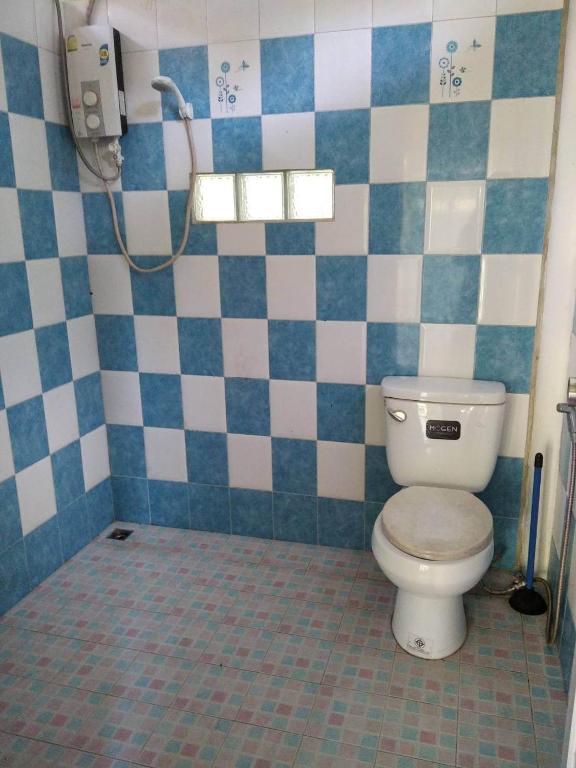 Bathroom, Baan Ton-Khathin in Koh Kood