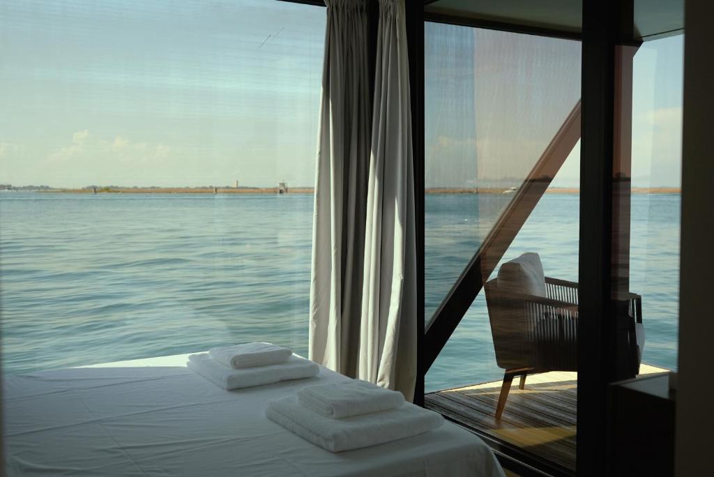 AQVA The Exclusive Water Loft in Venice - 4