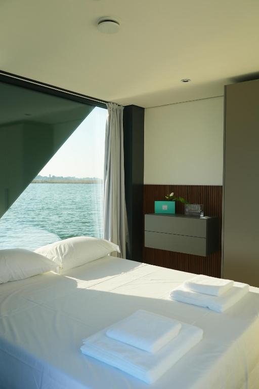 AQVA The Exclusive Water Loft in Venice - 3