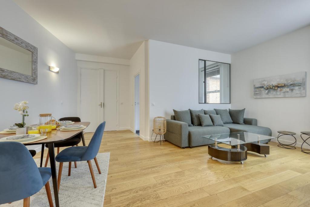Chic and Warm 1 bd Flat - Heart of the Luxury 16th - 3