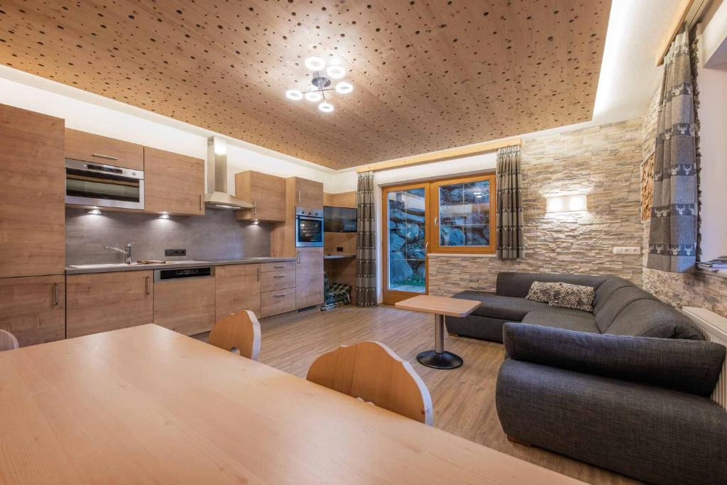 Haus Alpenkönig Exclusive Apartments near Stubai Glacier - 2