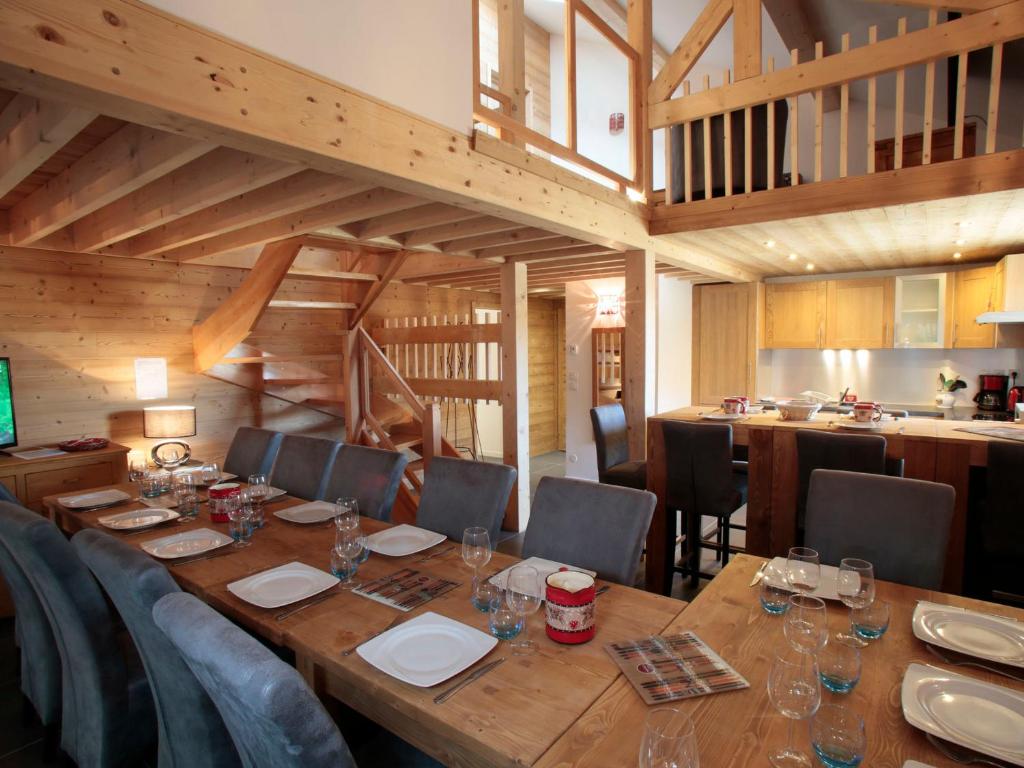 Chalet duplex 6 chambres, sauna, jacuzzi, balcons sud, parking, proche pistes et golf - FR-1-263-337 - 3