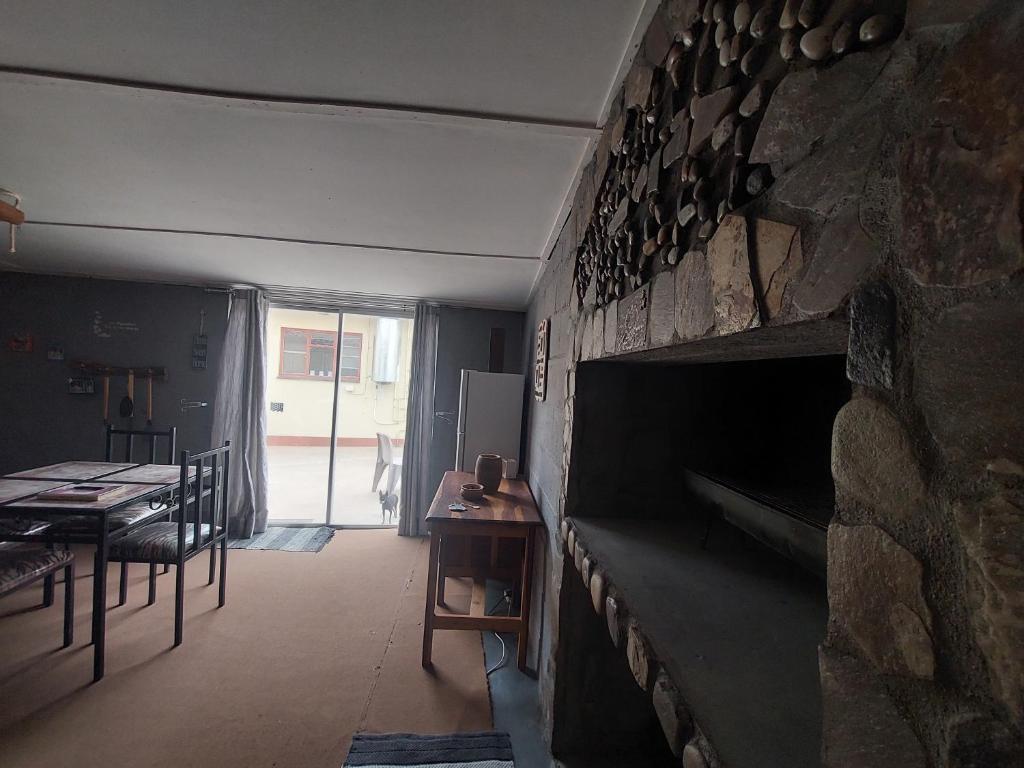 Klein Desert Song, Kleinsee