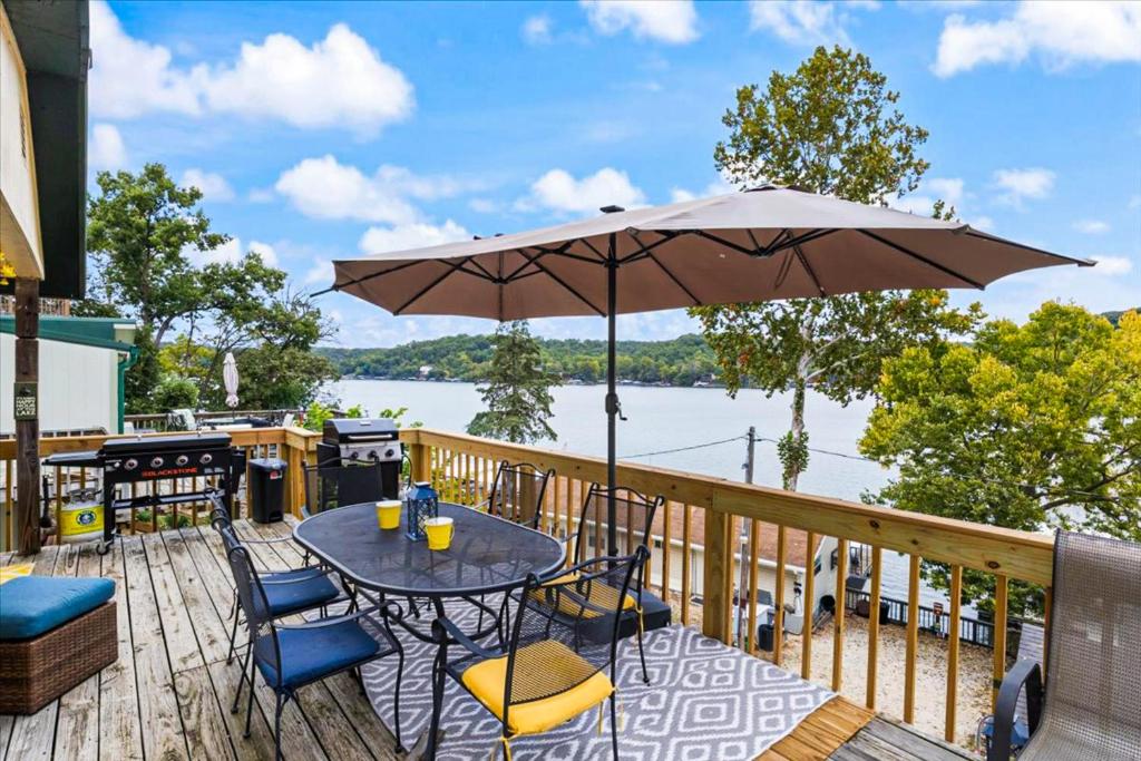 The Rubber Duck, Gravois Mills