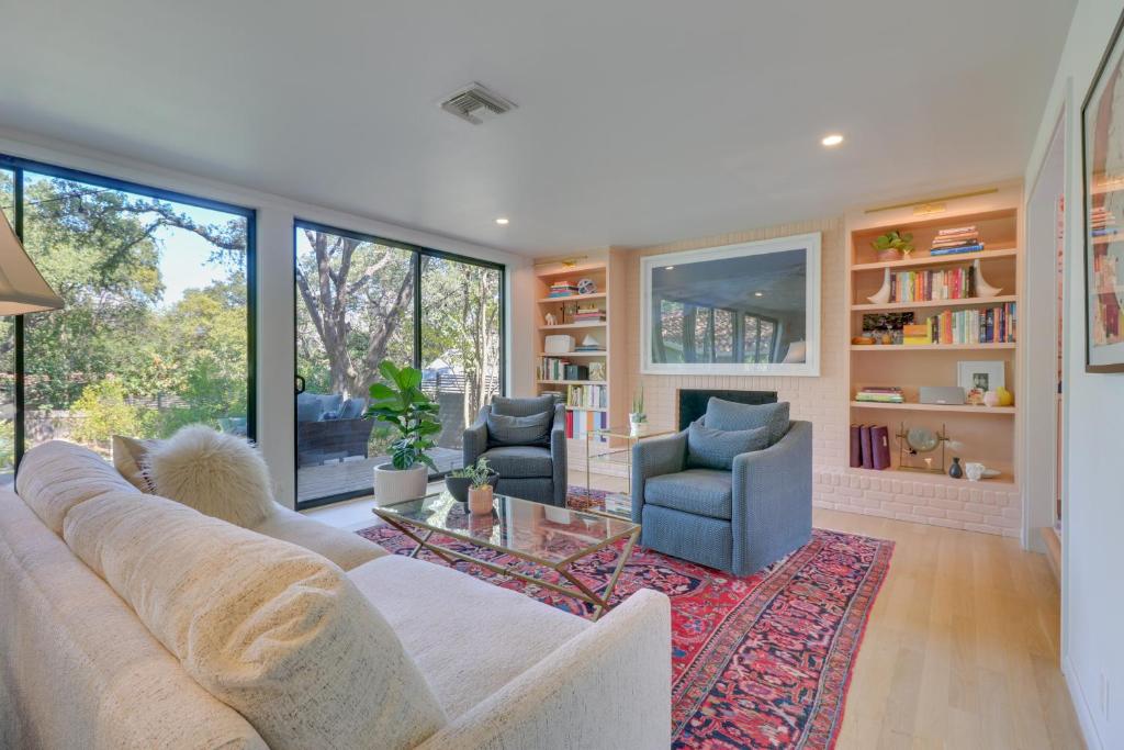 Modern Austin Home with Yard about 1 Mi from ACL!, Austin