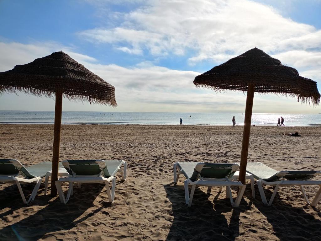 Apartamento dos habitaciones primera línea de playa - 4